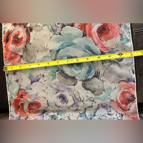 Floral Scarf Sheer and Simple Elegance - Picture 6 of 6